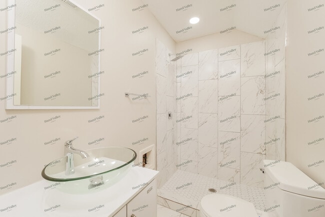 Building Photo - 5513 Hardy Ave