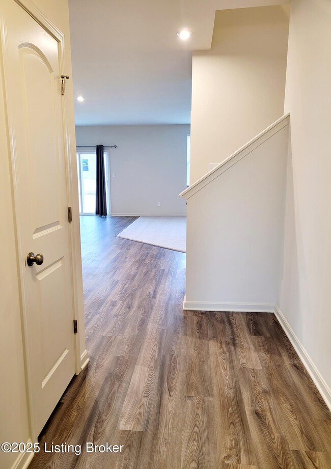 Building Photo - 1003 Dry Run Ct