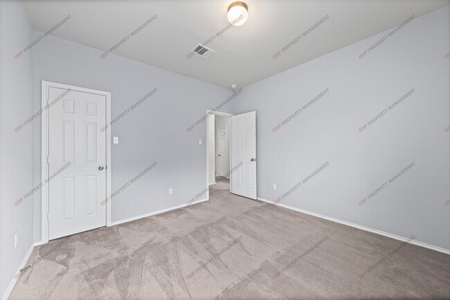 Building Photo - 8810 Night View Dr