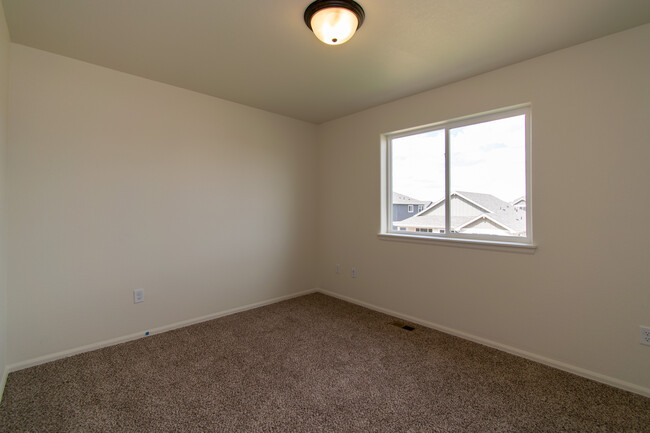 Building Photo - 2055 Moon Rise Dr