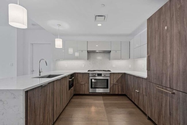 Building Photo - 9 Ave at Port Imperial