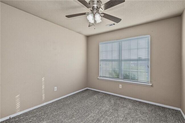 Building Photo - 1321 Apollo Dr
