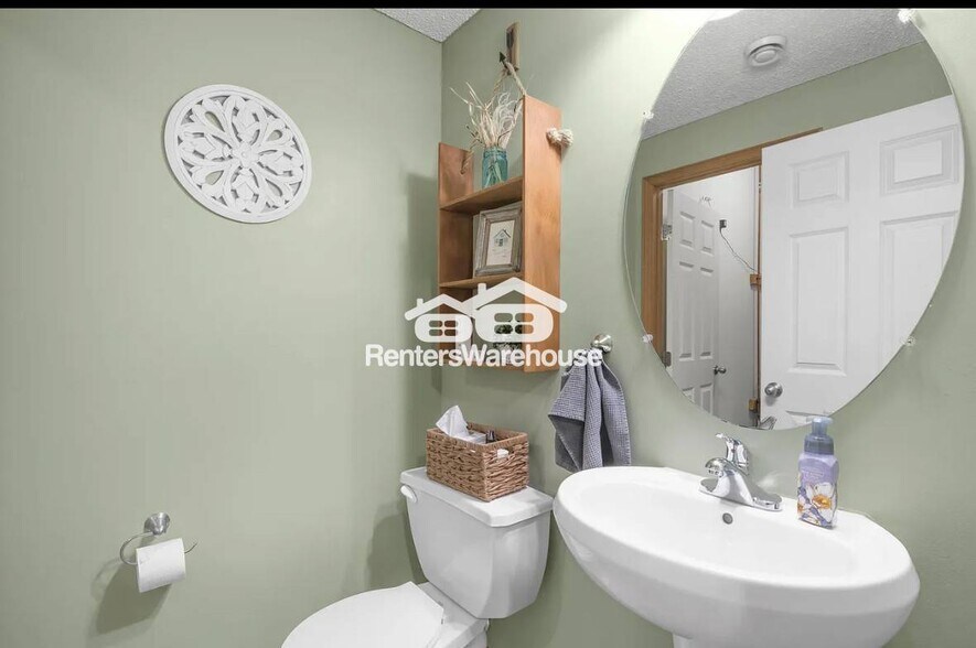 Building Photo - 14649 Sapphire Way