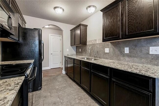 Building Photo - 3905 S W Capstone Ave