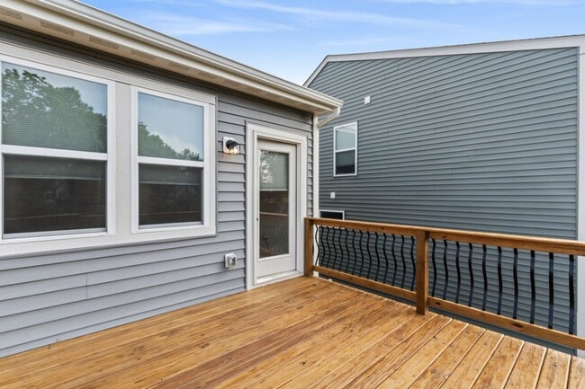 Building Photo - Short Term New Construction Townhouse for rent! Rental tell the end of May