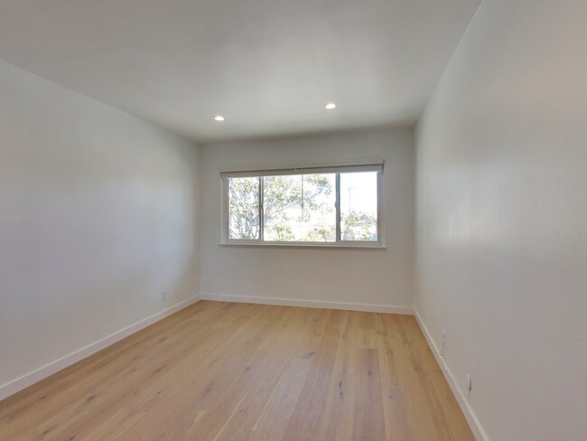 Building Photo - 1504 Newlands Ave