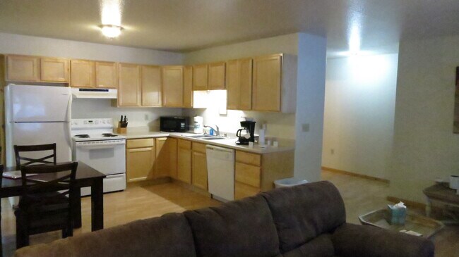 Building Photo - Lauesen Ave.