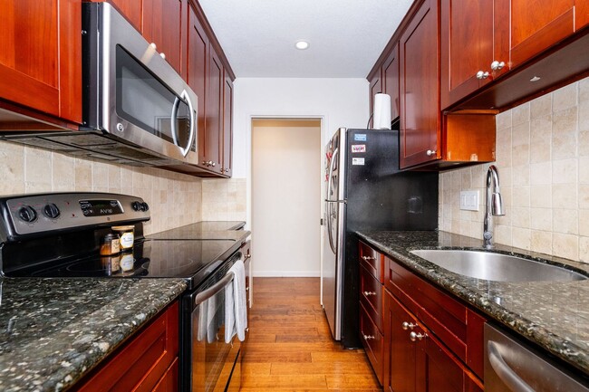 Building Photo - Charming 2bd, 1ba Condo in Mountain View