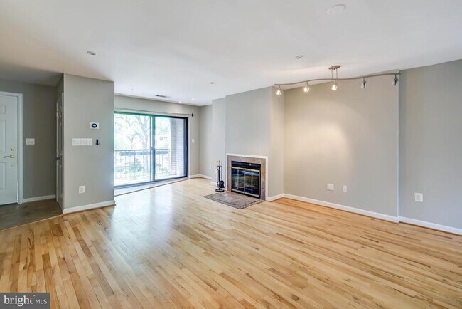 Building Photo - 1325 13th St NW