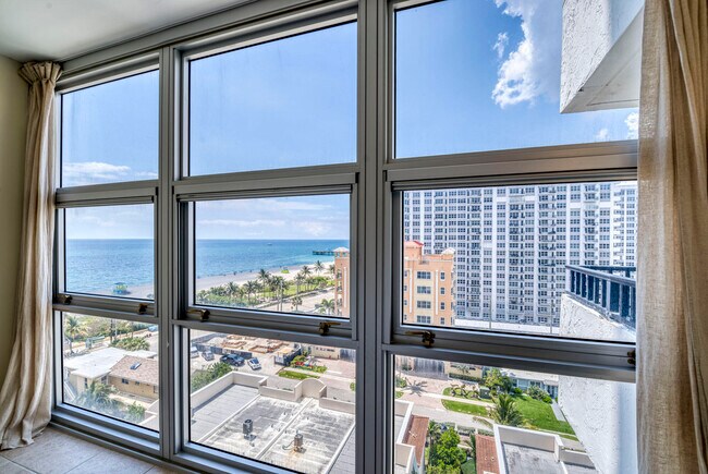 Building Photo - 525 N Ocean Blvd