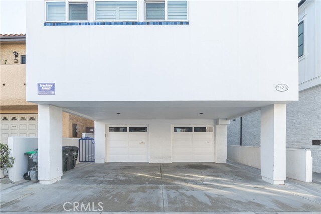 Building Photo - 1720 W Oceanfront