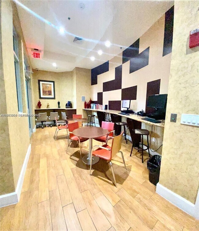 Building Photo - 1830 Radius Dr