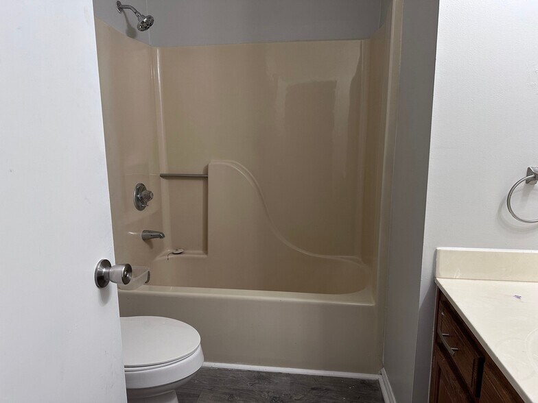 Building Photo - 378 W University Pky