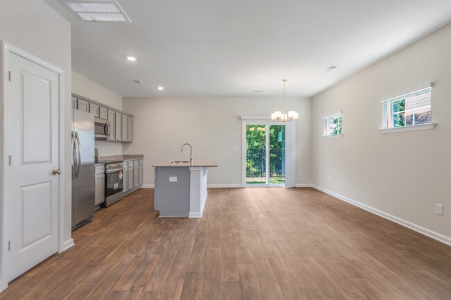 Building Photo - 137 Foundation Way