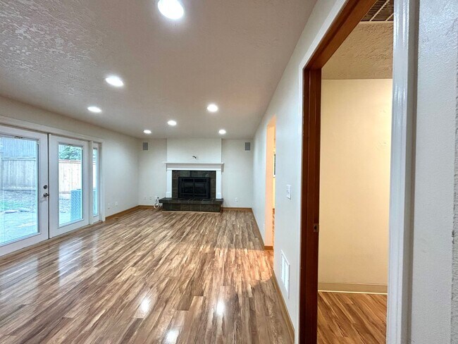 Building Photo - One Of The Top Rated Gems Of 2026: Serene 3 Bed + Bonus Room, 2.5 Bath Spacious House!