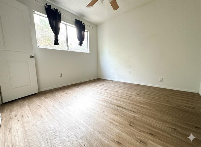 Building Photo - 9705 Carson Creek Blvd