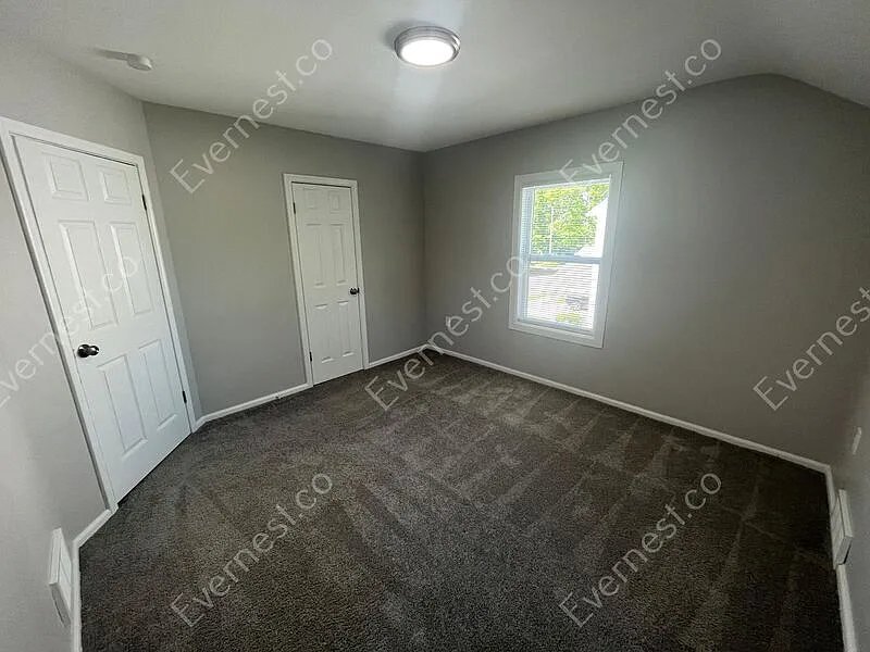 Building Photo - 2820 Winsted Dr