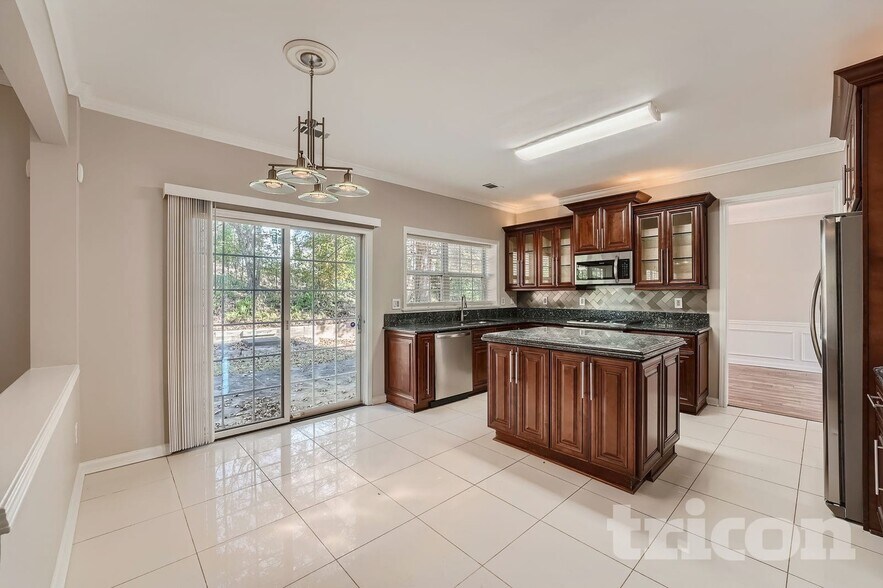 Building Photo - 5910 Haterleigh Dr