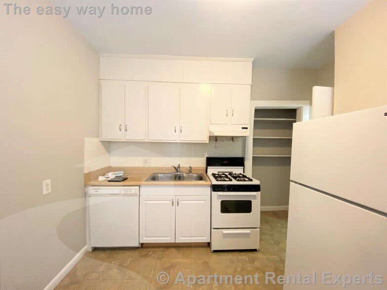 Building Photo - 9 Elmer St