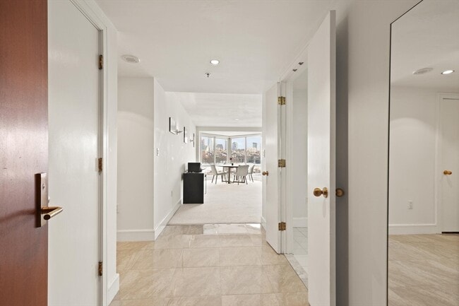 Building Photo - 75-83-83 Cambridge Pkwy