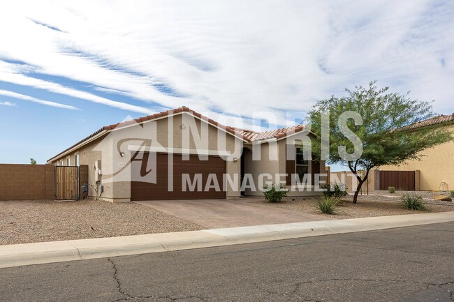 Building Photo - Beautiful Home Near Amenities