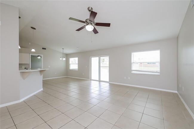 Building Photo - 102 Ashley Loop