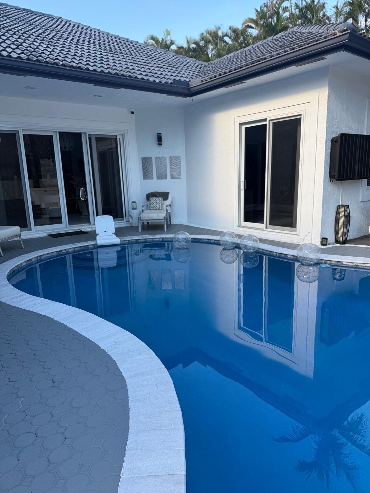 Building Photo - 830 Bailey St