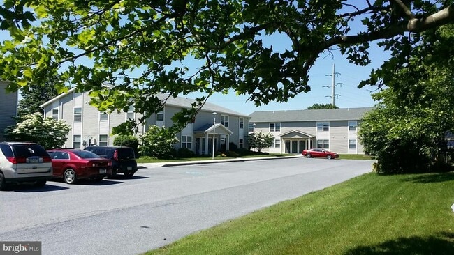 Building Photo - 2300 Vartan Ct