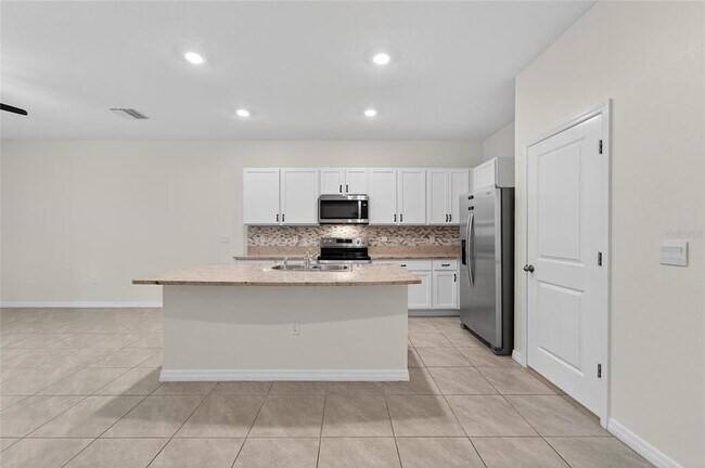 Building Photo - 5068 Captain Davis Dr