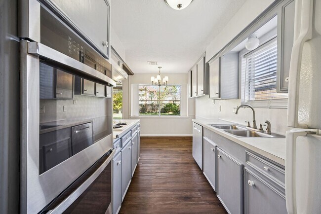 Building Photo - 12826 Westmere Dr