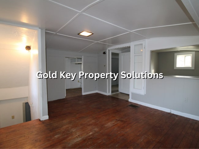 Building Photo - 2 BR 1 BA House Off Scatterfield (NO SECTION 8)