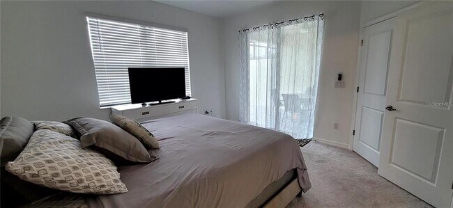 Building Photo - 2168 Gardenia Ave