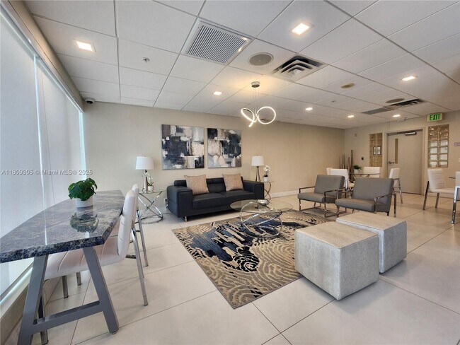 Building Photo - 3000 S Ocean Dr