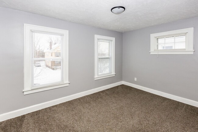 Building Photo - 1561 E 204th St