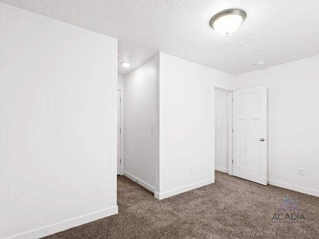 Building Photo - Modern 3BR Apt with Attached Garage & Stunning Mountain Views – Vineyard, UT