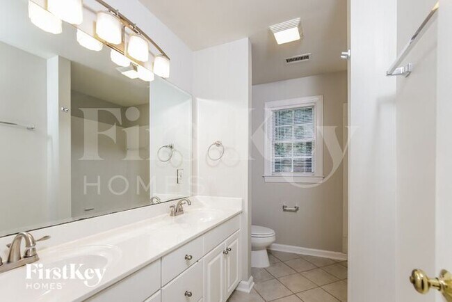Building Photo - 7504 Henfree Dr