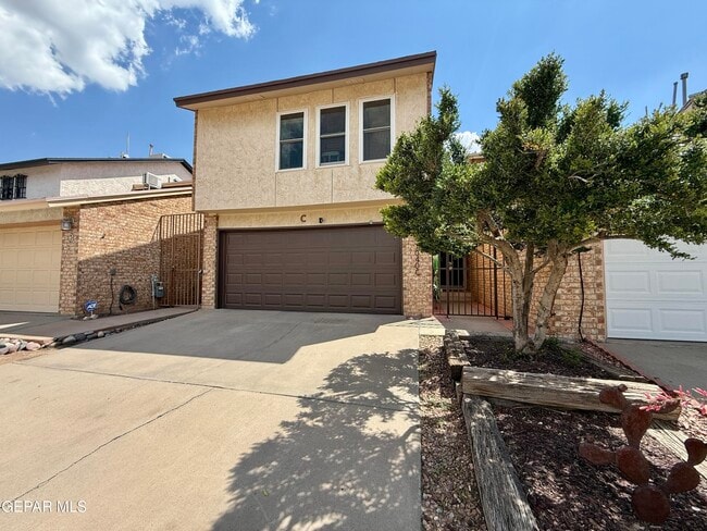 Building Photo - 7040 Portugal Dr