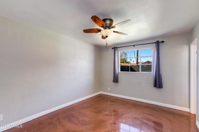 Building Photo - 1812 S Shafer Dr