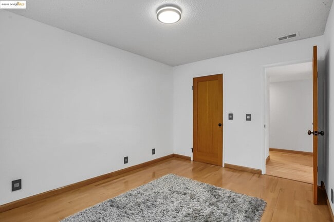 Building Photo - 21 Ironwood