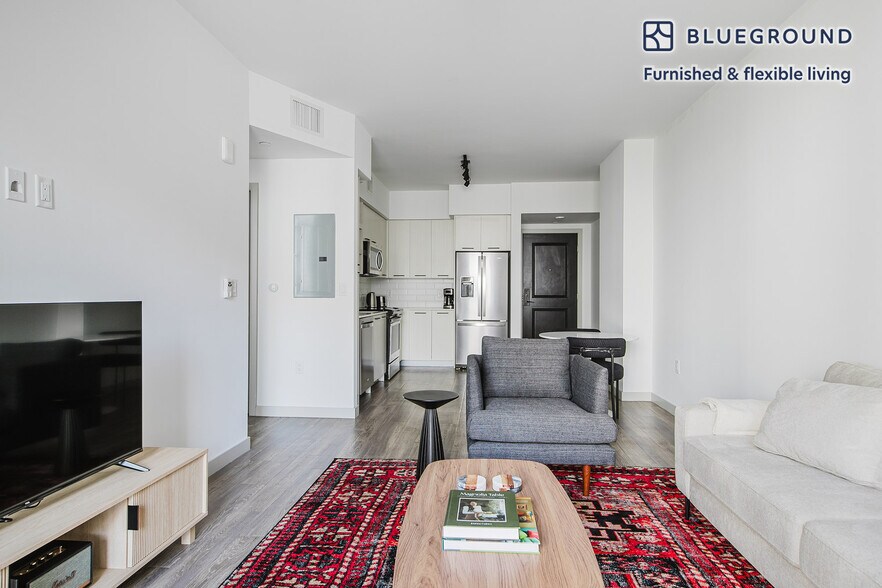 Building Photo - 221 SW 12th St