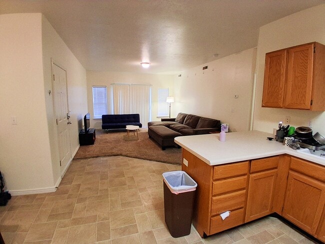 Building Photo - 416 N Seven Peaks Blvd