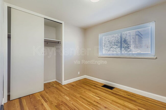 Building Photo - 4350 E Utah Pl