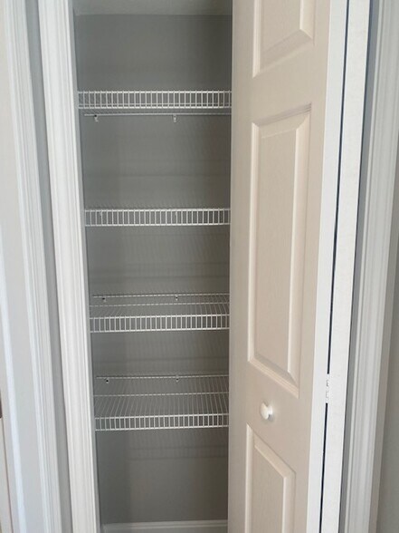 Closets - 183 Lockheed Dr