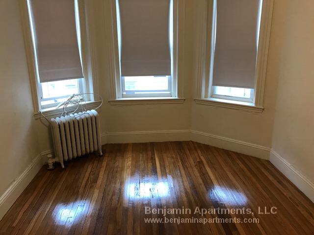 Building Photo - 1185 Boylston St