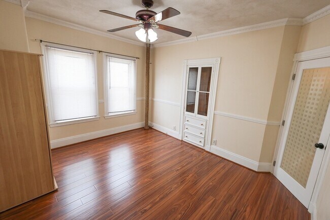 Building Photo - 369 Savin Hill Ave