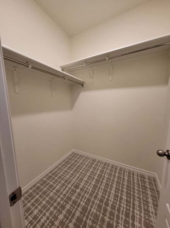 Building Photo - New Home In Cul de sac