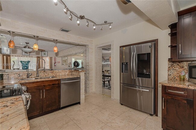 Building Photo - 5711 Farragut St