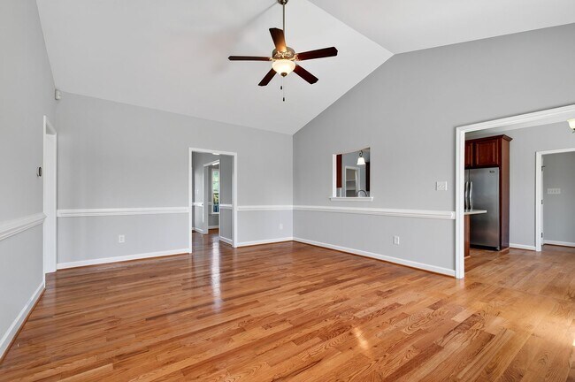Building Photo - 147 Watersedge Ln