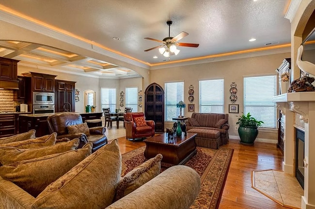 Building Photo - 2705 SW Glenn Ridge Rd