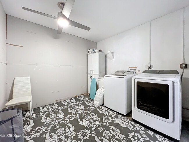 Building Photo - 760 Becker Ave NE